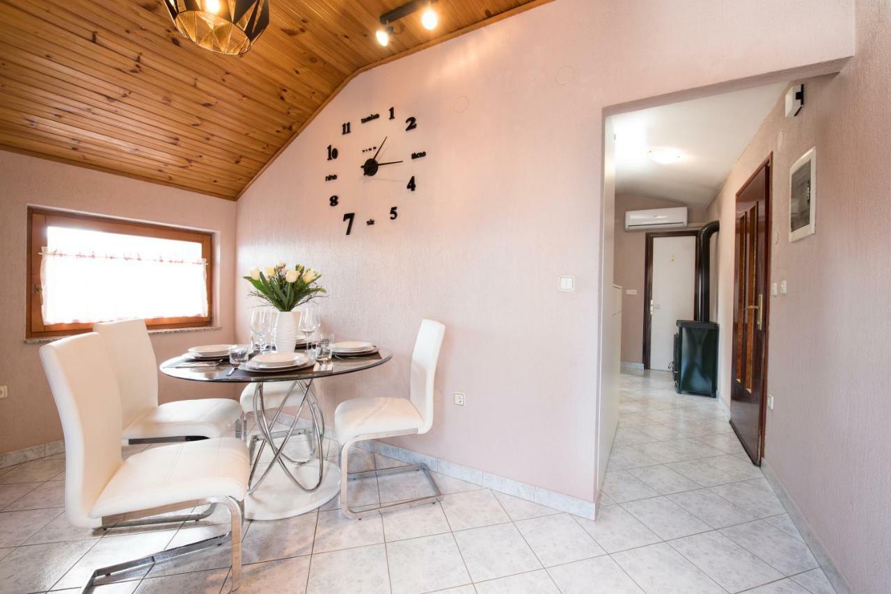 Lola Apartment Veprinac ภายนอก รูปภาพ