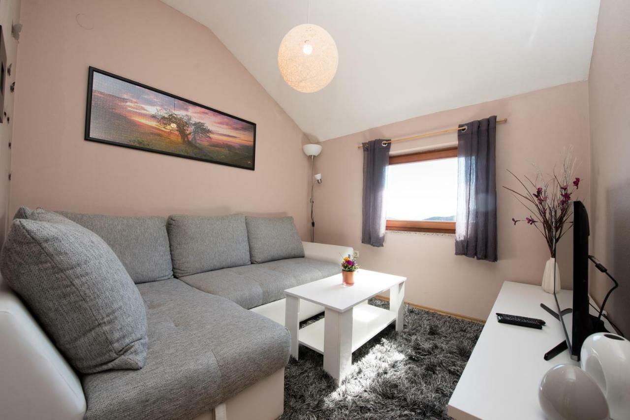 Lola Apartment Veprinac ภายนอก รูปภาพ